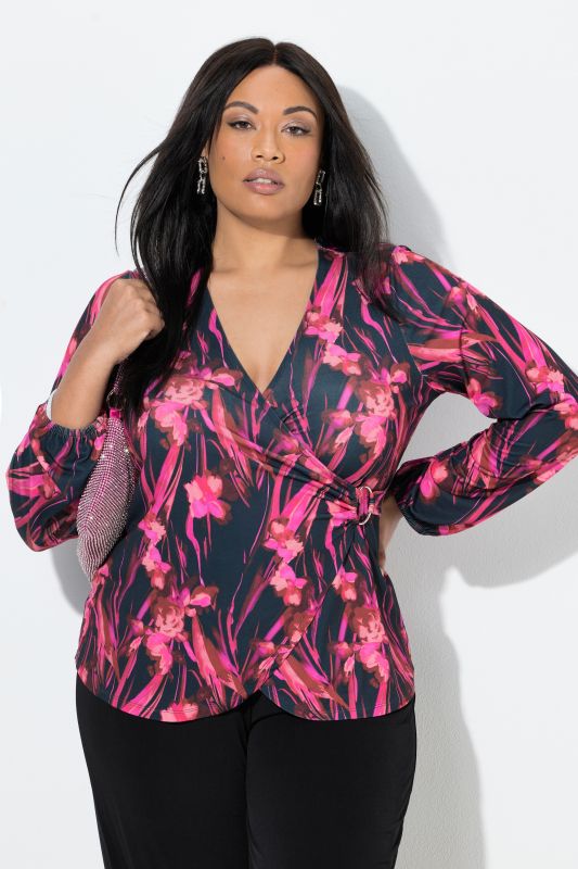 T-shirt à fleurs, esprit cache-cœur, décolleté en V et manches longues, coupe évasée
