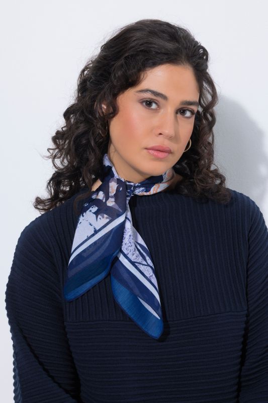 Foulard à fleurs, format bandana