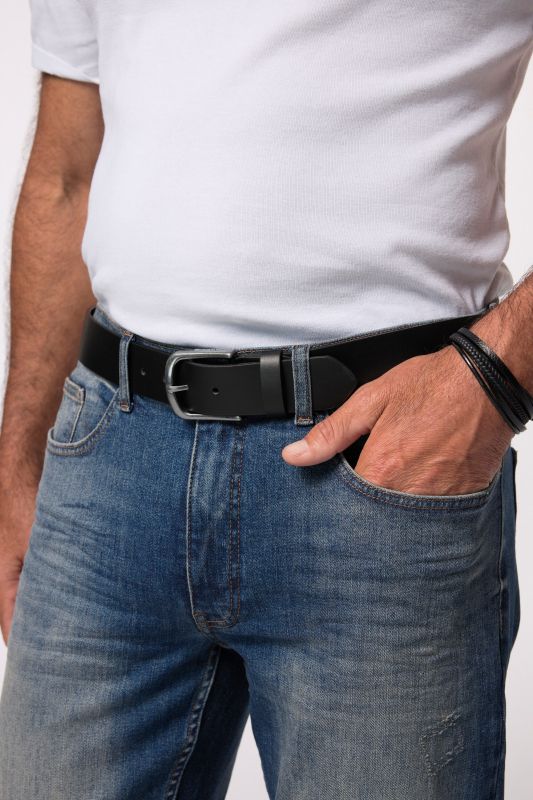 Ceinture, imitation cuir. Boucle en métal. Largeur 4 cm. Longueur jusqu'à 170 cm