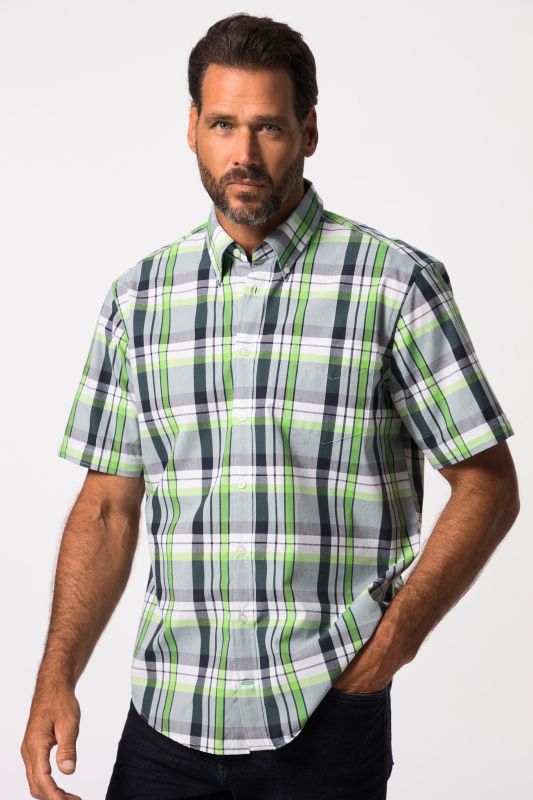 Chemise à carreaux. Manches courtes et col à pointes boutonnées. Coupe Modern Fit, jusqu'au 8XL.