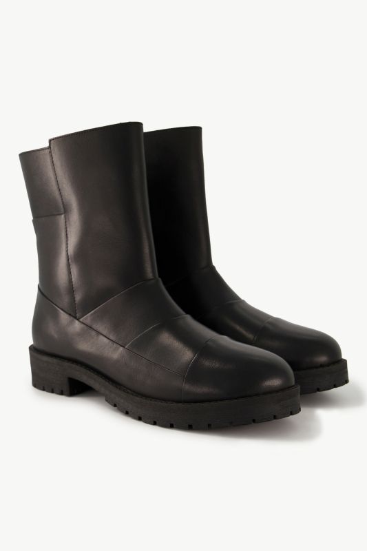 Bottines en cuir avec semelle de propreté amovible, rivets fantaisie - largeur H