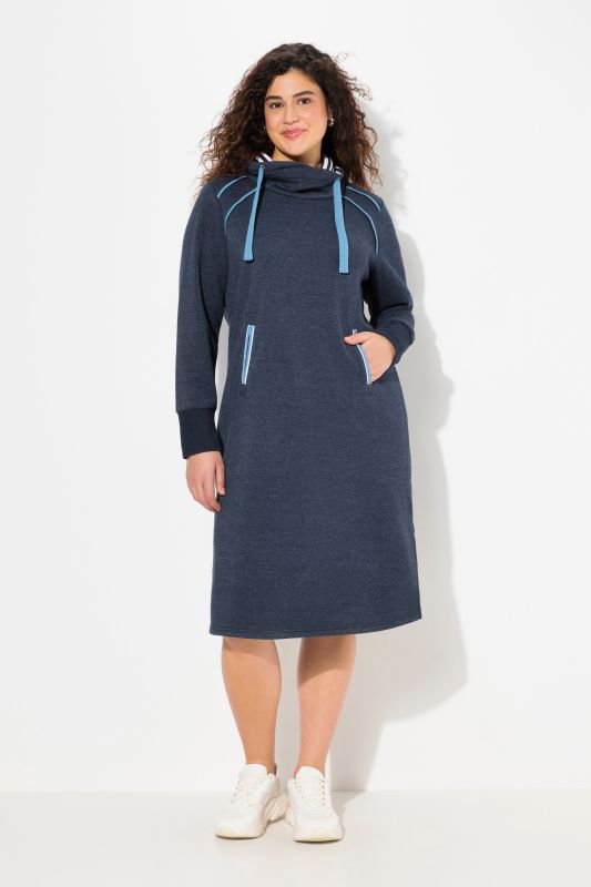 Robe en molleton avec poches, col montant et manches longues, passepoils fantaisie