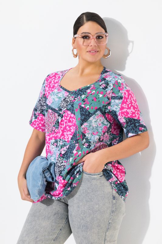T-shirt avec plis fantaisie, décolleté en forme de cœur et manches courtes, coupe évasée