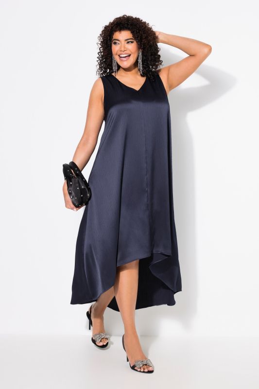 Robe midi sans manches, effet froissé, coupe évasée, décolleté en V