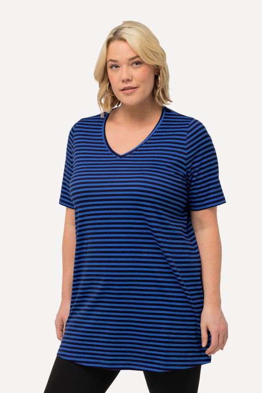 T-shirt long à rayures. Ligne A, col V et manches courtes