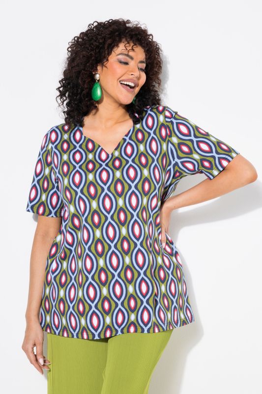 T-shirt coupe évasée, décolleté en forme de cœur et manches courtes