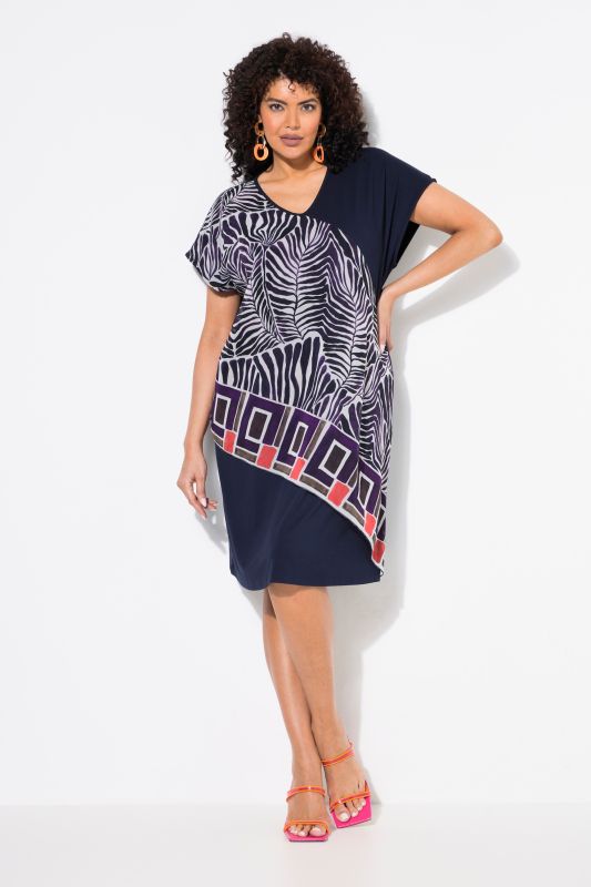 Robe en jersey, voile en mousseline, décolleté en V et manches courtes