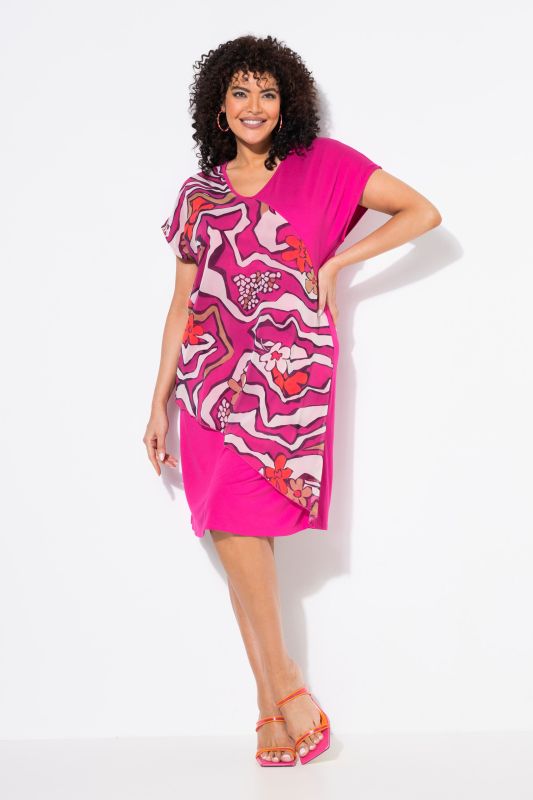 Robe en jersey, voile en mousseline, décolleté en V et manches courtes