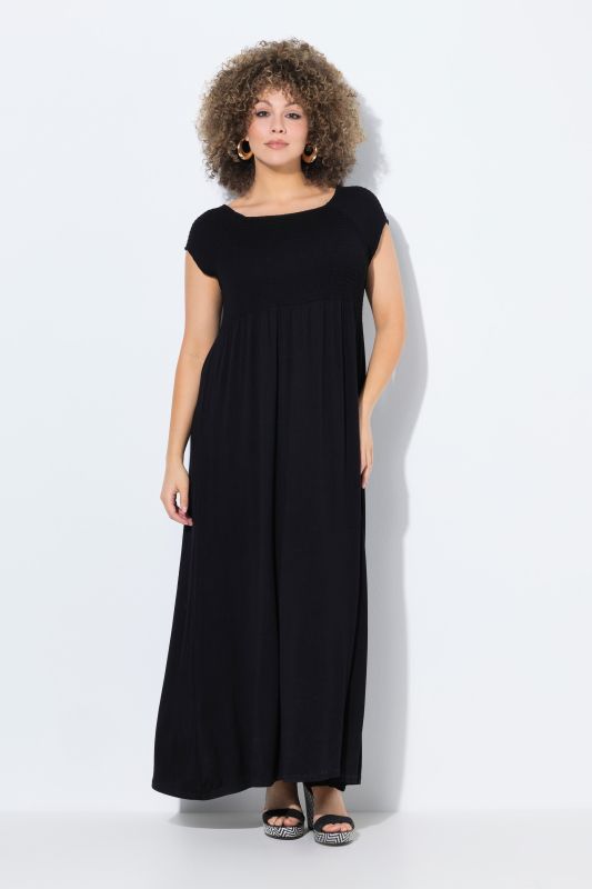 Robe smockée trapèze, décolleté carré et manches courtes