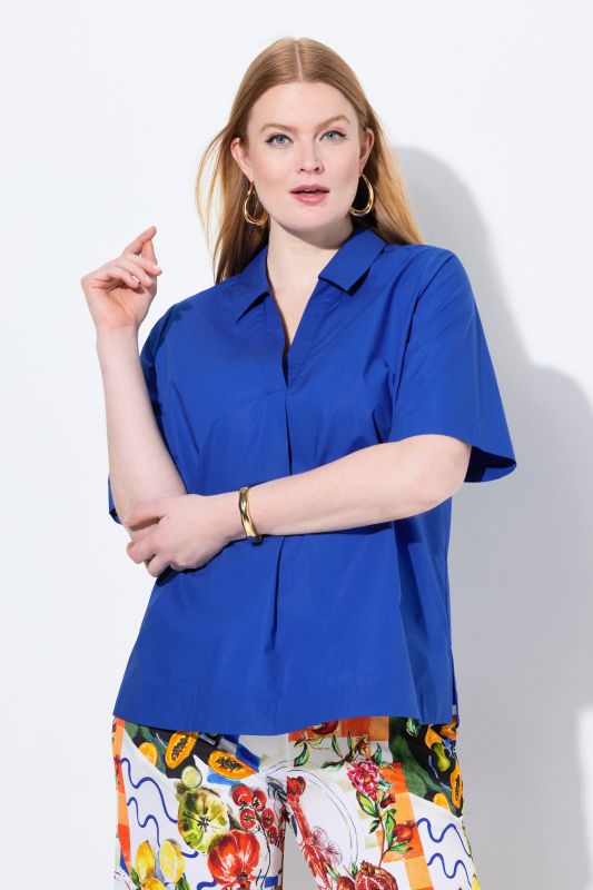 Blouse à manches courtes, col polo avec pli fantaisie, coupe évasée