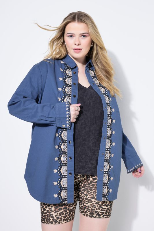 Chemise oversize, broderie sur la patte de boutonnage
