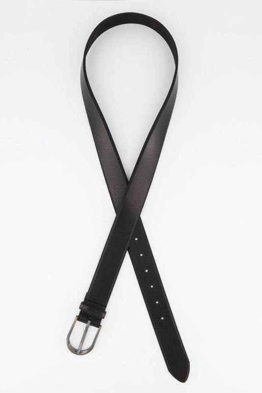 Ceinture en cuir véritable. Longueur jusqu'à 155 cm