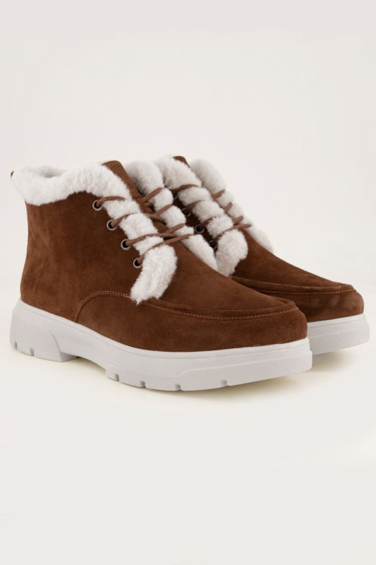 Bottines en cuir Caprice avec polaire et semelle intérieure amovible. Largeur confortable