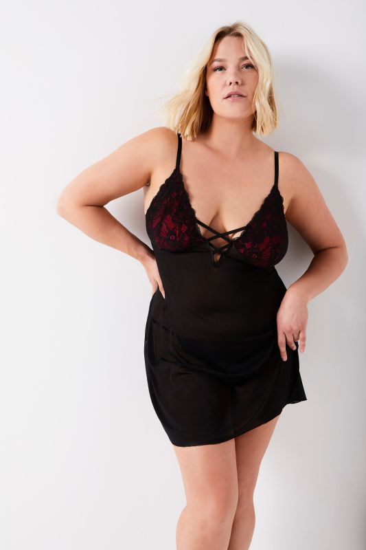 Ensemble de nuisette à col en V et string