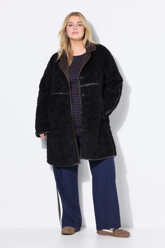 Manteau évasé en fausse fourrure, coutures fantaisie