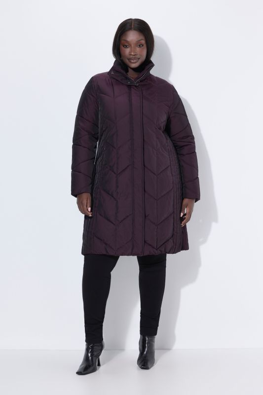 Manteau matelassé et imperméable, coupe évasée et boutons-pression sur les côtés