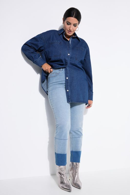 Jean Mom en denim foncé, bas de jambe effiloché, coupe 5 poches