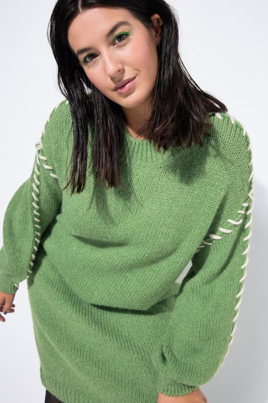 Robe en maille oversize, coutures fantaisie