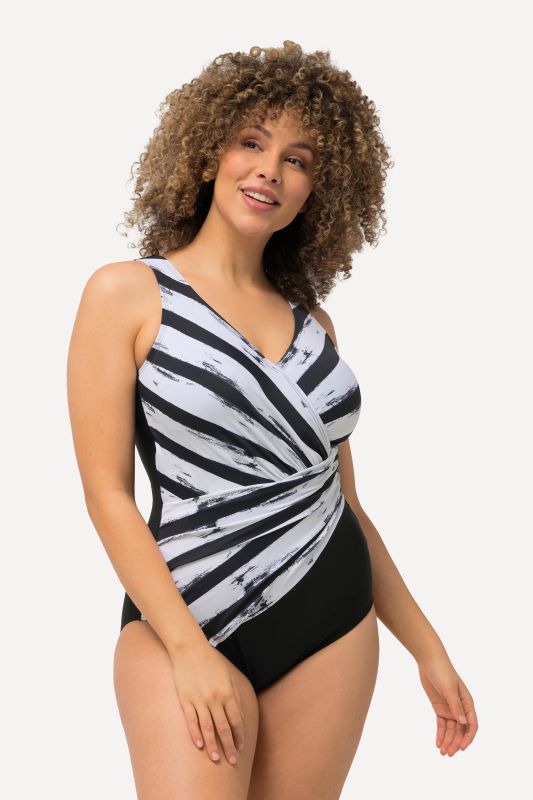 Maillot de bain, bonnets souples. Drapé et rayures. Matière recyclée