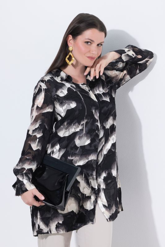 Chemisier long en soie mélangée aspect dévoré, col de chemise et manches longues