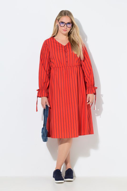 Robe rayée, décolleté en V et manches longues, coupe évasée