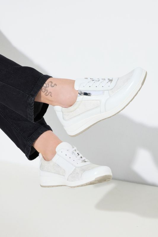 Sneakers en cuir Caprice, fermeture zippée, semelle de propreté amovible - largeur H