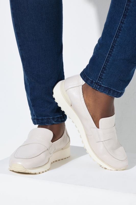 Mocassins Caprice en daim, semelle intérieure amovible - largeur G