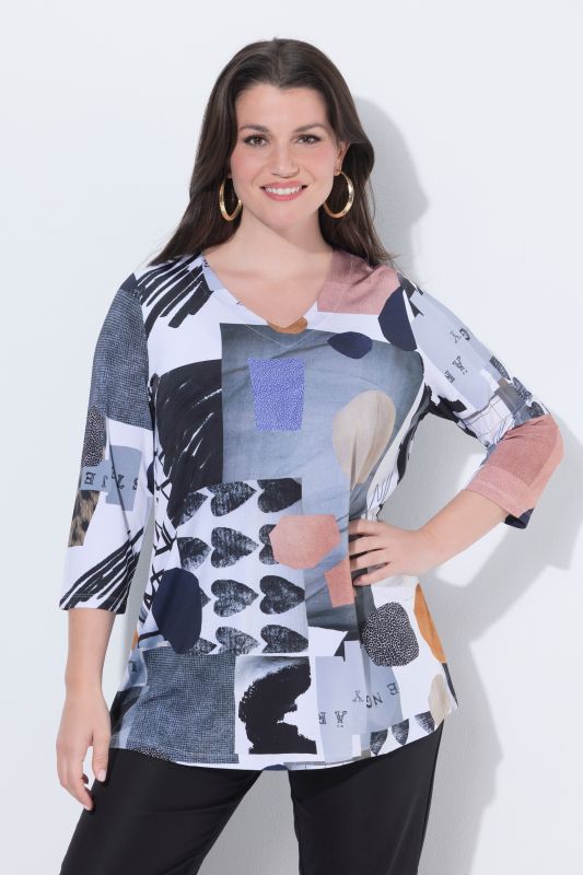 T-shirt au tombé fluide, motif cœurs, décolleté en V et manches 3/4, coupe évasée