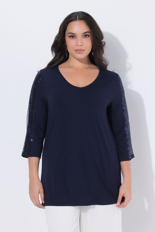 T-shirt décolleté en V et manches 3/4, manches avec bande en mesh habillée de paillettes
