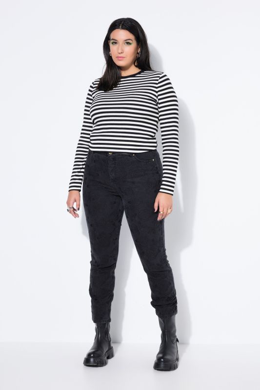 Jean Mom 5 poches, fleurs brodées sur le devant