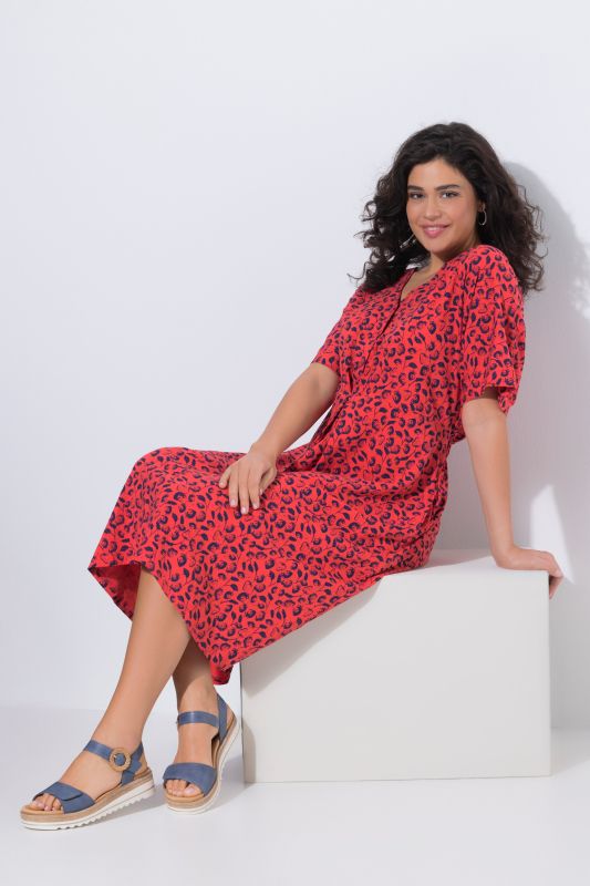 Robe midi motif fraises, manches courtes et col tunisien