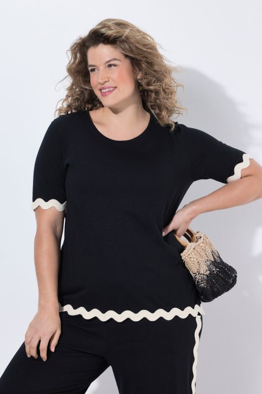 T-shirt en coton bio, bordures fantaisie, col rond et manches courtes