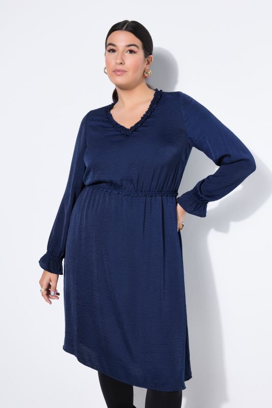 Robe midi coupe trapèze avec ruchés et manches longues