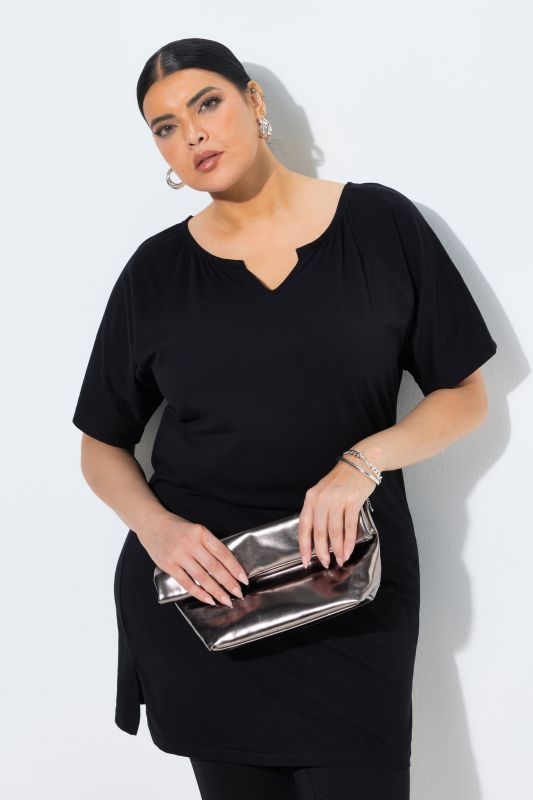 T-shirt long oversize, décolleté rond avec petit «&nbsp;trou de serrure&nbsp;», manches courtes