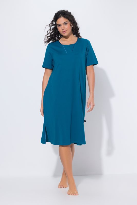 Chemise de nuit, col tunisien, passepoil en satin, manches mi-longues