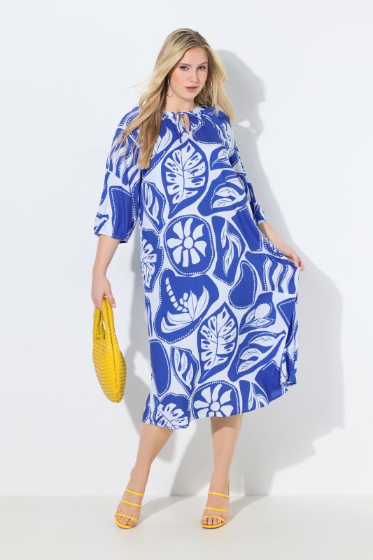 Robe midi dans un imprimé graphique, col tunisien et manches 3/4