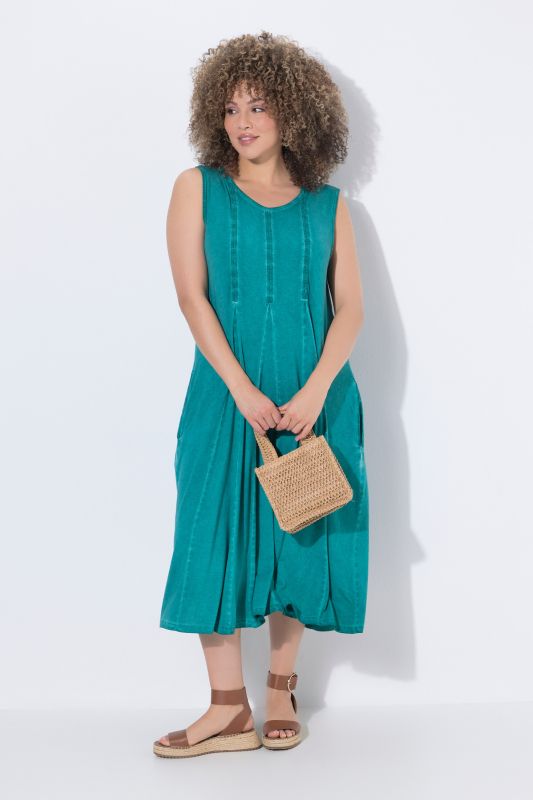 Robe midi sans manches, bandes fantaisie et plis godets, décolleté en V