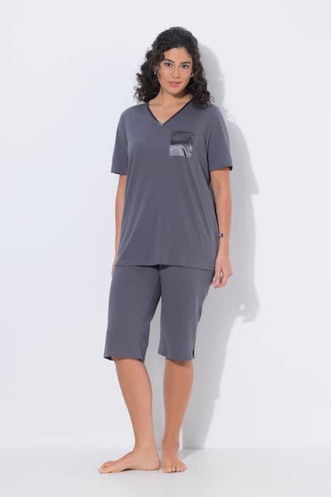 Pyjama avec poche poitrine en satin, décolleté en V et manches courtes
