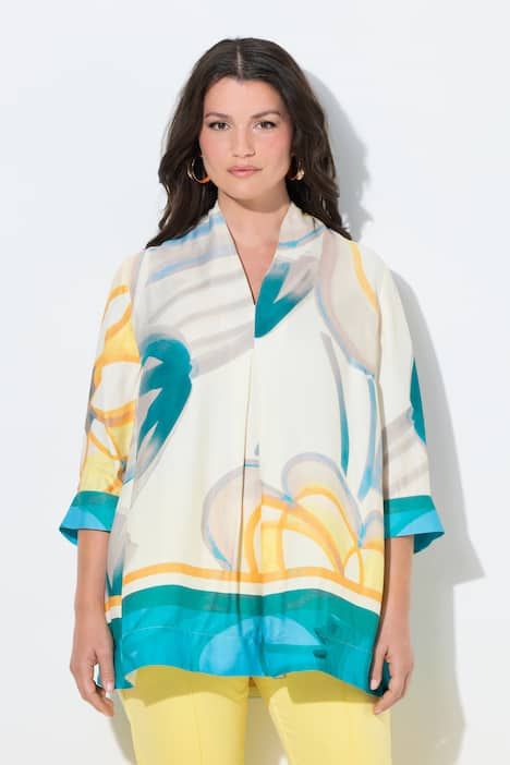 Blouse en satin, bordures contrastantes, col calice et manches 3/4, coupe évasée