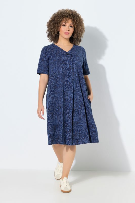 Robe motif zébré, décolleté en V et manches courtes, coupe évasée