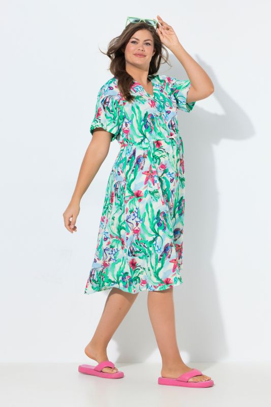 Robe en mousseline avec cordon à nouer sous tunnel, décolleté en V et manches courtes