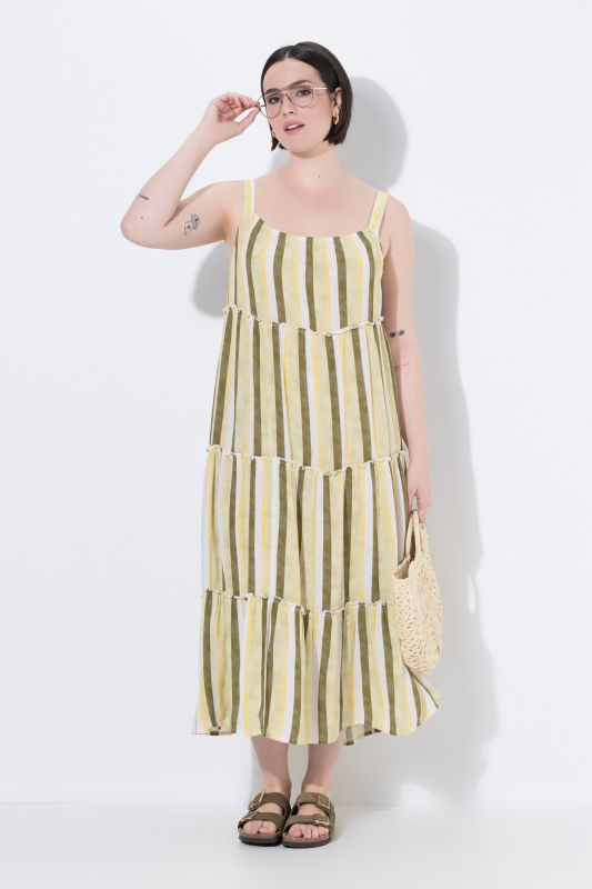 Robe midi à bretelles. Motif rayé. Coupe évasée