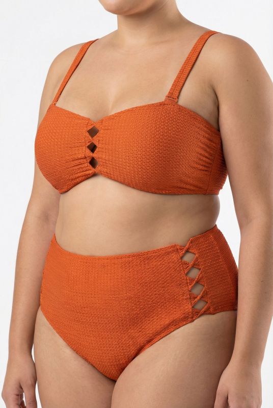 Bikini avec bonnets souples, découpes fantaisie et bretelles ajustables