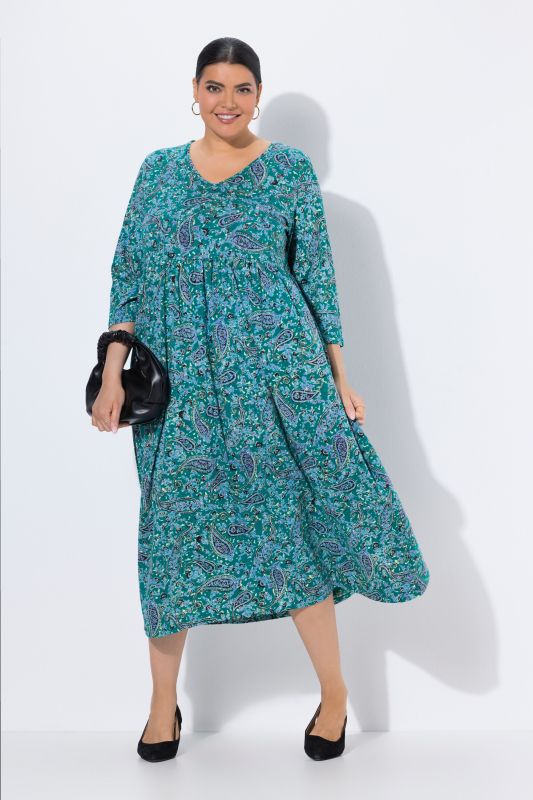 Robe en jersey motif cachemire, décolleté en V et manches 3/4, coupe évasée