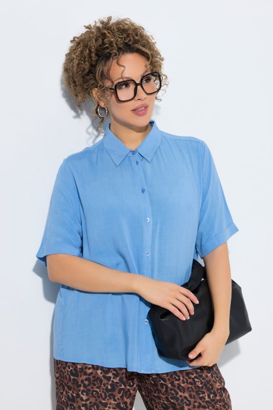 Chemisier coupe évasée, col chemise et manches courtes