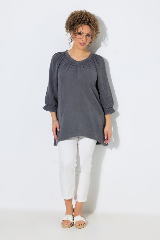 Blouse en mousseline, pinces, coupe A, col V, manches 3/4