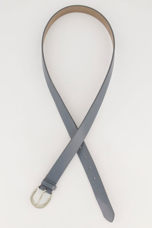 Ceinture en cuir véritable. Longueur jusqu'à 155&nbsp;cm