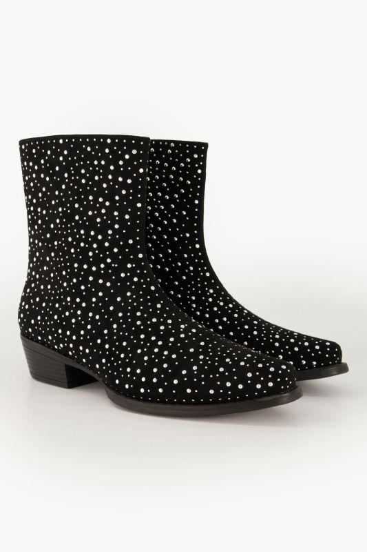 Bottines en cuir. Rivets brillants et semelle de propreté amovible – largeur H