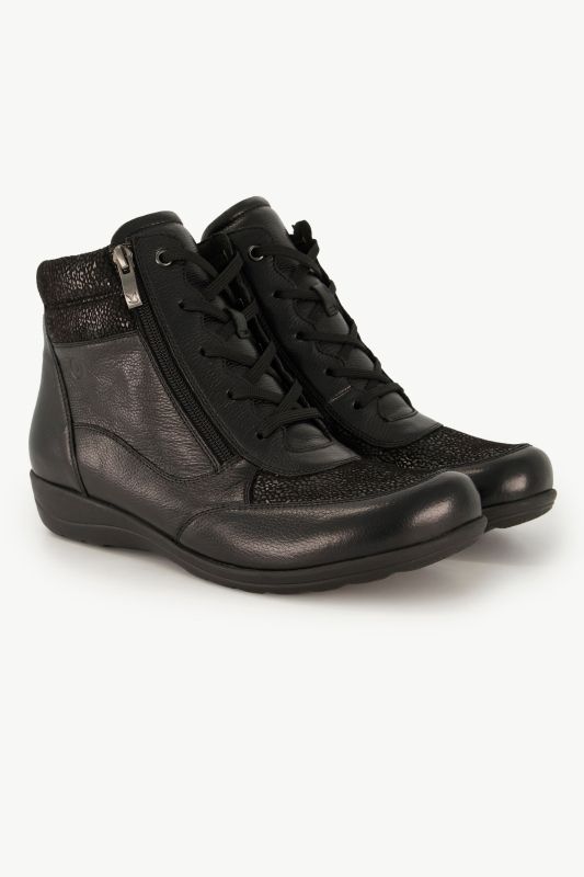 Boots techniques Caprice en cuir synthétique, doublure en polaire bouclée - largeur H