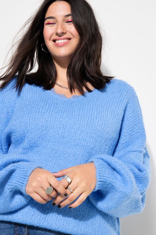 Pull oversize, encolure en V avec dentelles, manches longues et amples